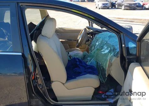 2007 Nissan Versa 1.8Sl z USA, uszkodzony, nr VIN 3N1BC11E07L435925